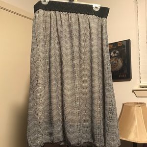 Noir & Blanc LuLaRoe Lucy Skirt